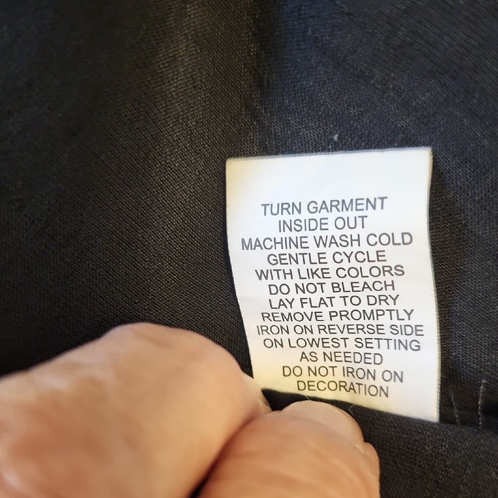 Elegant Black V-Neck Blouse - Picture 13 of 13